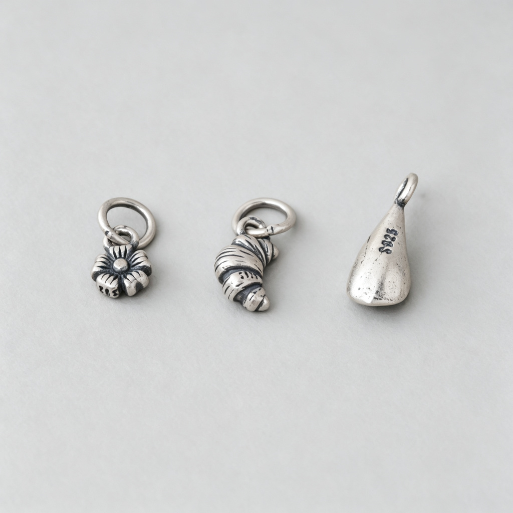 925er Silber Kleine Anhänger R – Jewelry Making In La Bewertung und Preis